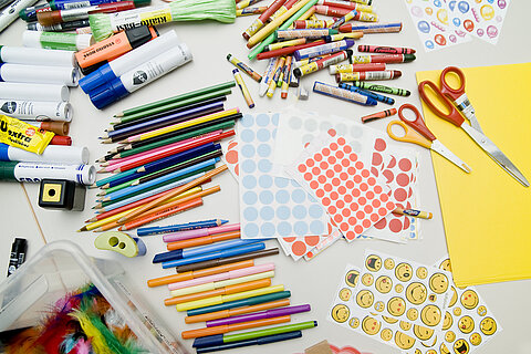 bunte Schreibmaterialien